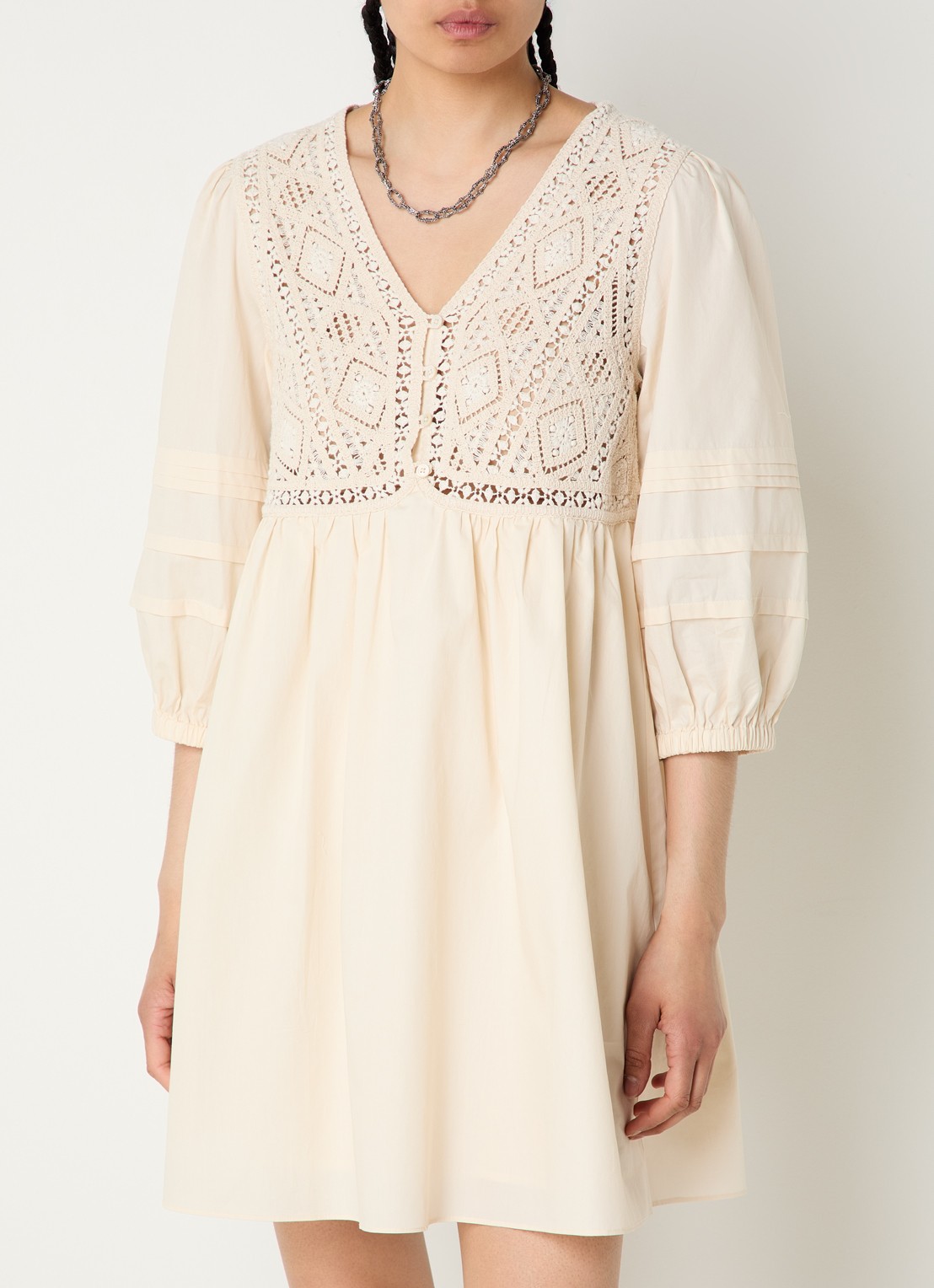 ba&sh Sonia mini jurk met opengewerkt dessin - detail creme