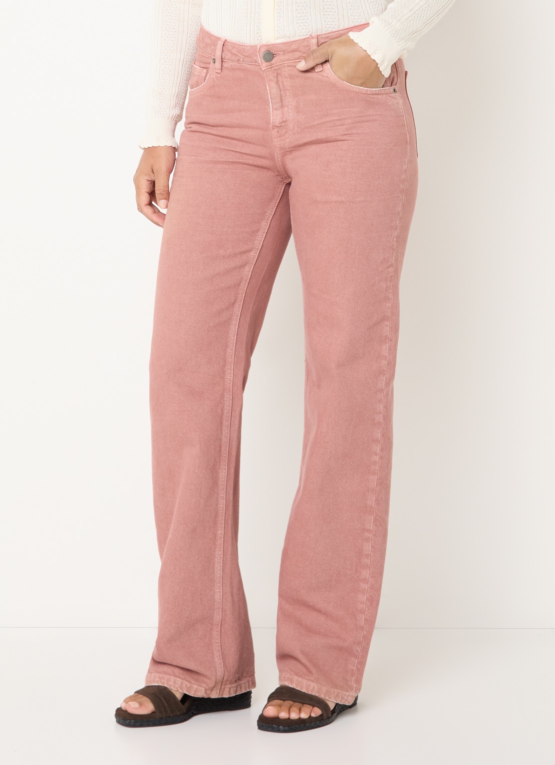 ba&sh Vana high waist straight leg jeans met gekleurde wassing - detail zalmroze
