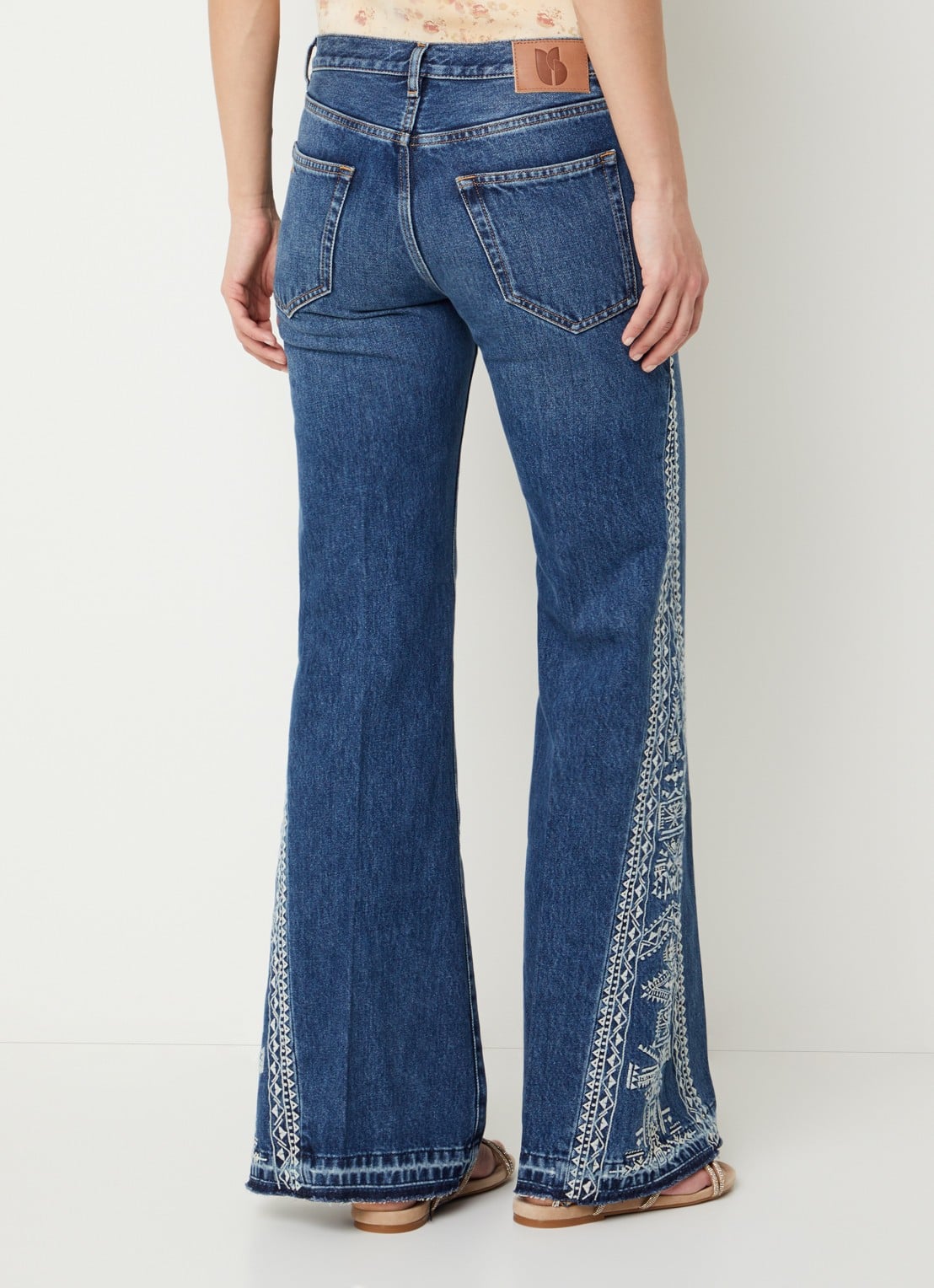 ba&sh Vivy low waist flared jeans met medium wassing - achterkant 5 indigo