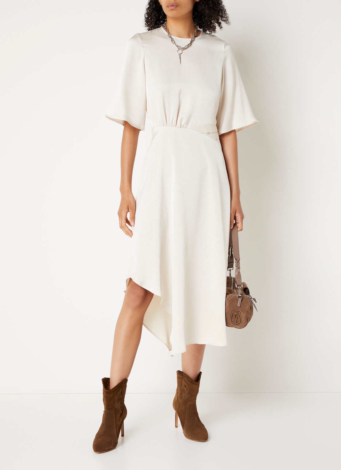 ba&sh Wila midi jurk van satijn met asymmetrische zoom - detail gebroken wit