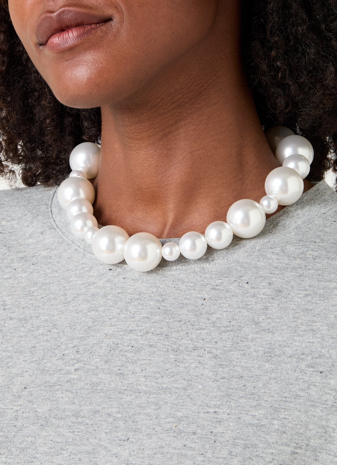 Babs The Label Big Pearl kralenketting verguld - voorkant 5 creme
