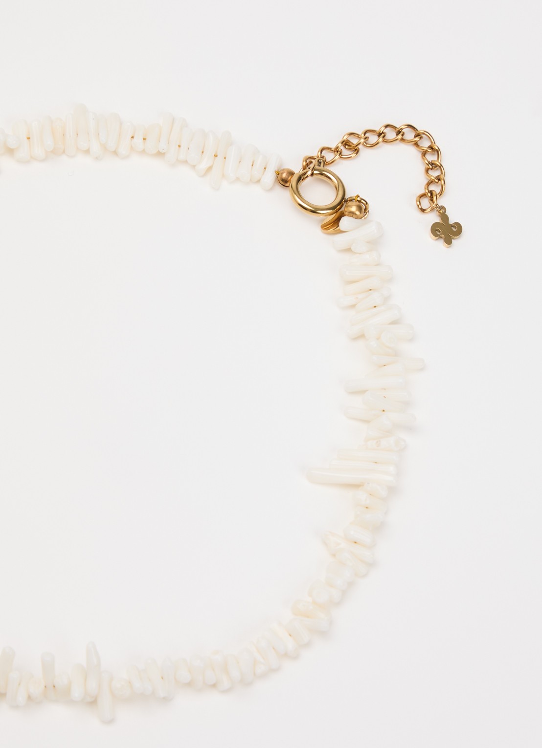 Babs The Label The Ocean ketting verguld - detail 4 wit