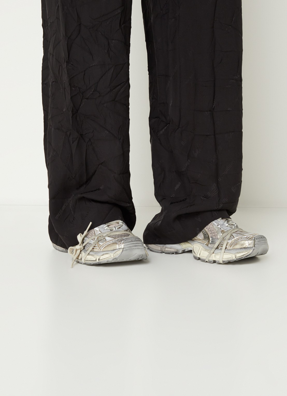 Balenciaga 3XL Runner sneaker met mesh details - voorkant 2 grijs
