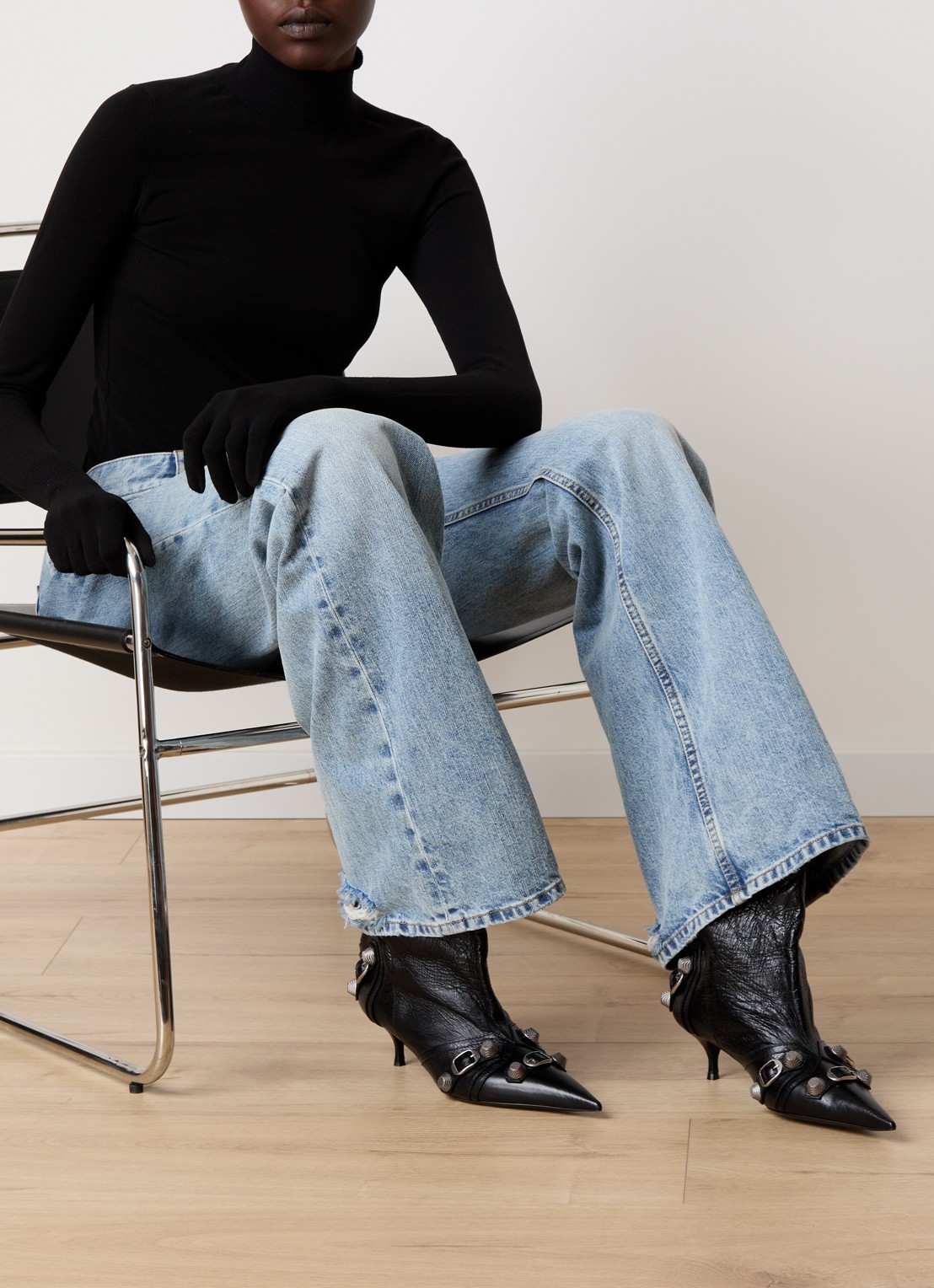 Balenciaga Cagole Wide enkellaarsje van kalfsleer - voorkant 5 zwart