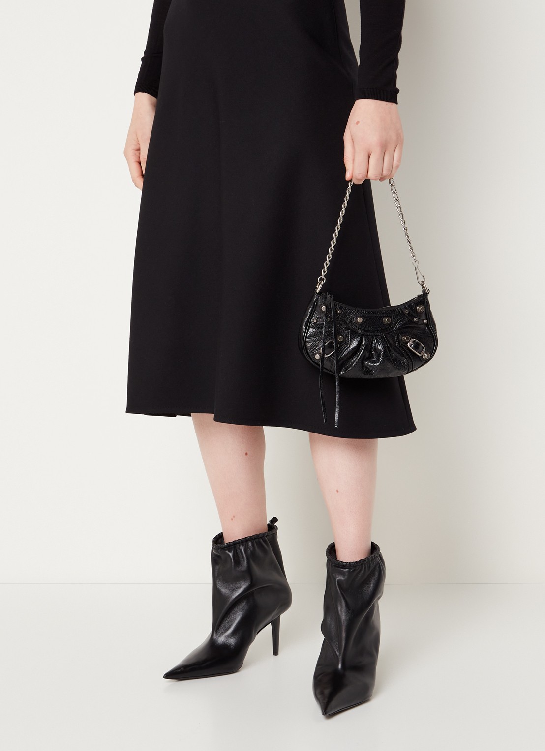 Balenciaga Le Cagole Mini schoudertas van lamsleer met studs - voorkant 3 zwart
