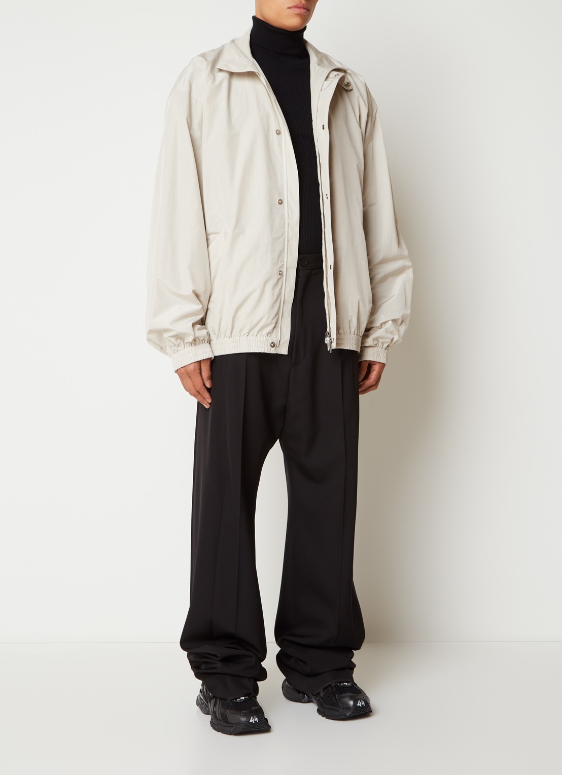 Balenciaga Minimal oversized jack met opstaande kraag  - voorkant 6 beige