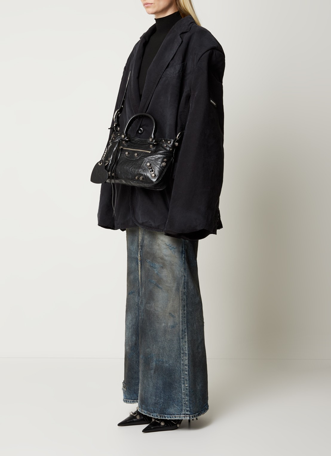 Balenciaga Neo Cagole M handtas van lamsleer met studs - voorkant 3 zwart