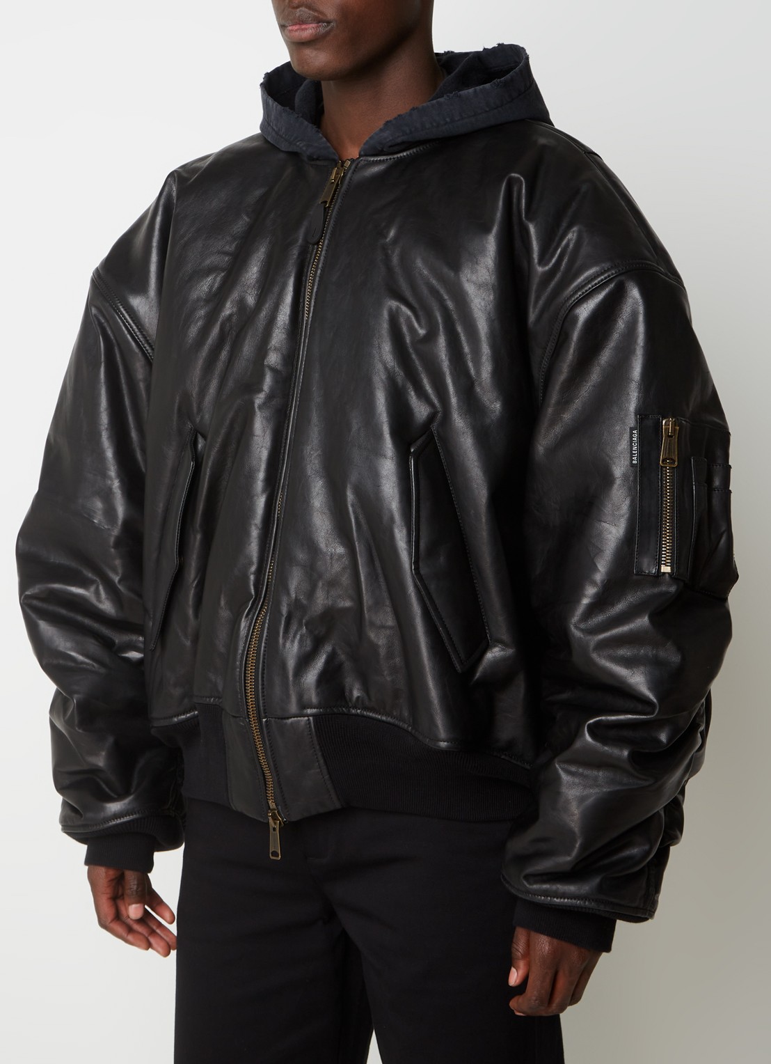 Balenciaga Oversized bomberjack van leer met capuchon - detail 4 zwart
