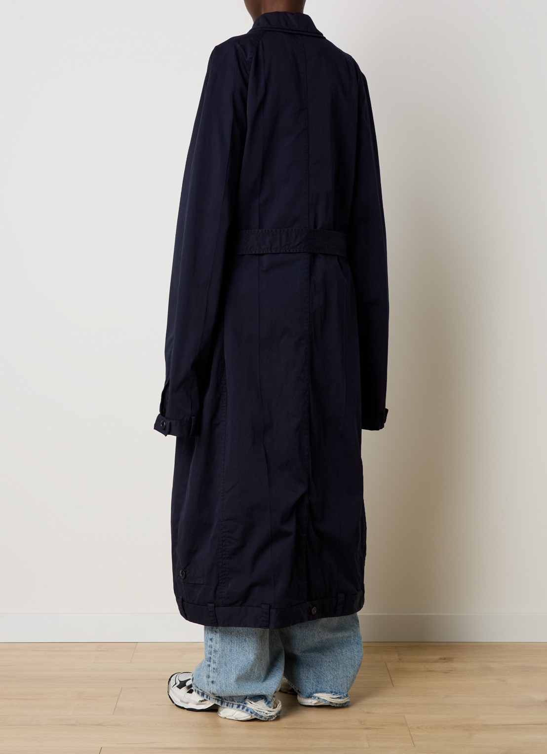 Balenciaga Oversized trenchcoat met steekzakken en ceintuur - achterkant donkerblauw