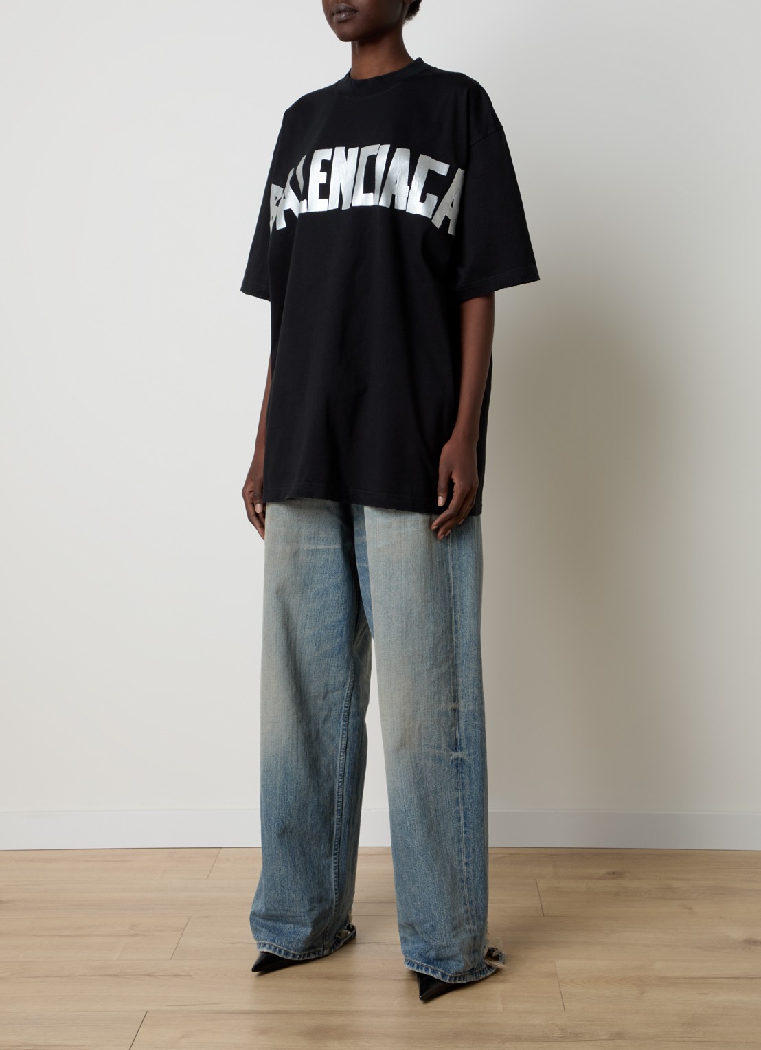 Balenciaga T-shirt met logo- en backprint - voorkant 5 zwart