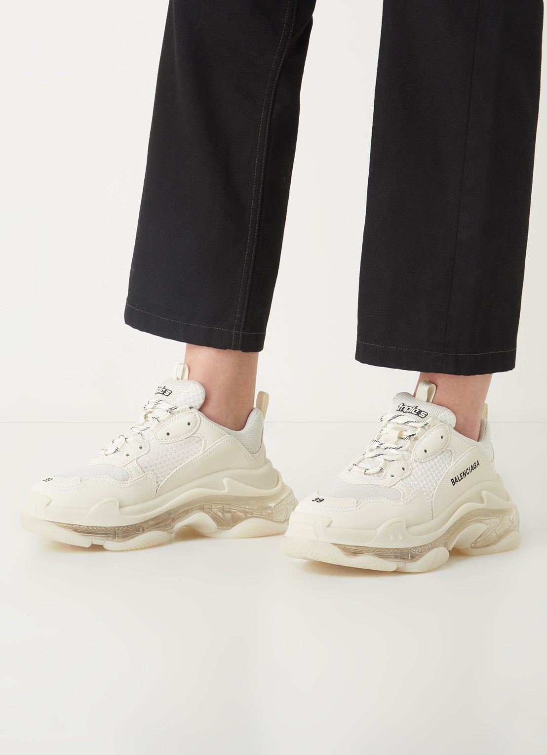Balenciaga Triple S sneaker met mesh details - voorkant 7 creme