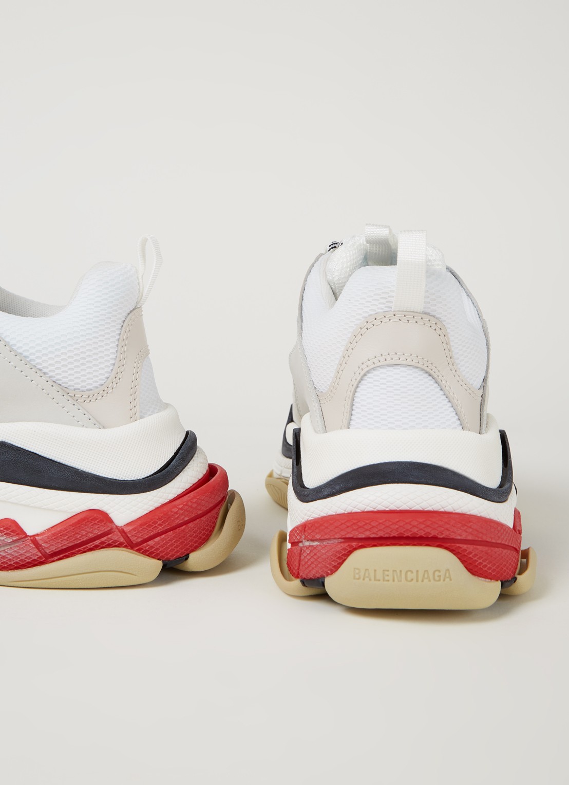 Balenciaga Triple S sneaker met mesh details • Gebroken wit • de Bijenkorf