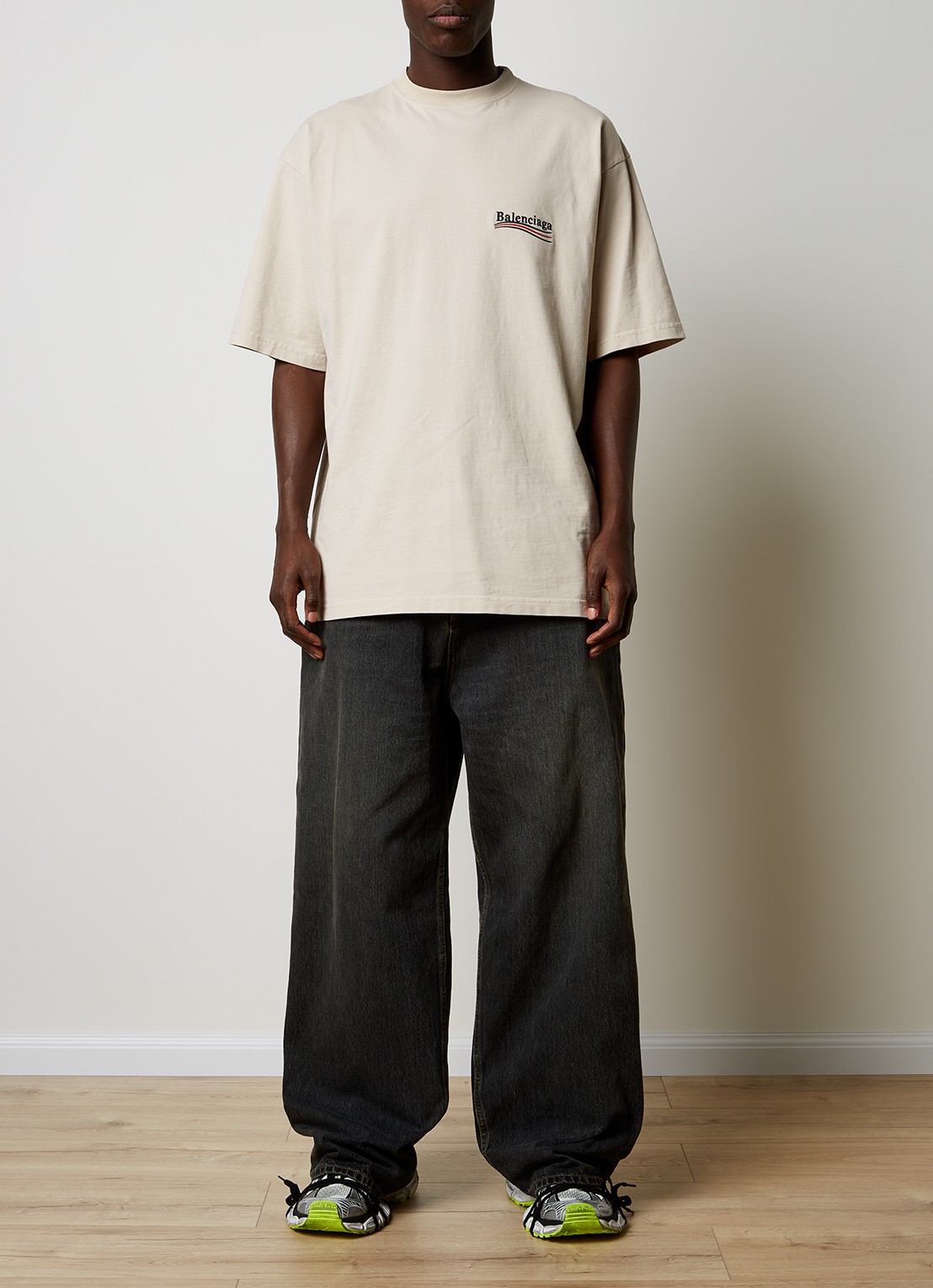 Balenciaga Wide leg jeans met donkere wassing - voorkant 3 indigo