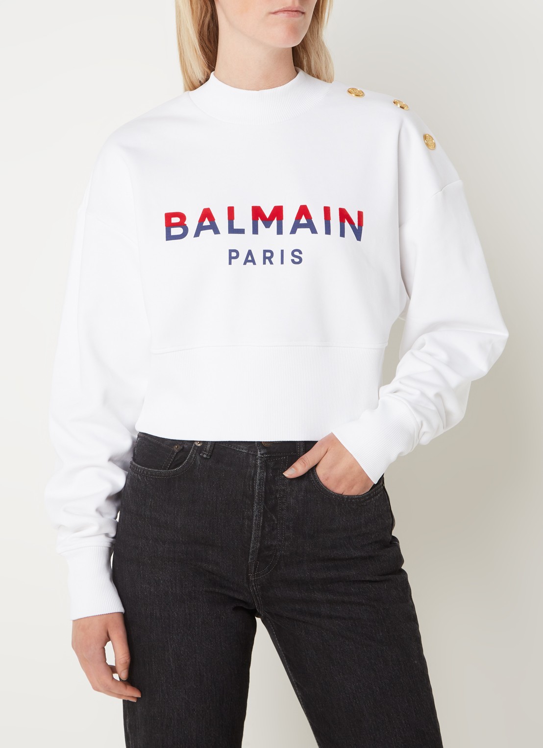 Balmain Cropped sweater met logo flockprint en sierknopen - detail 4 wit