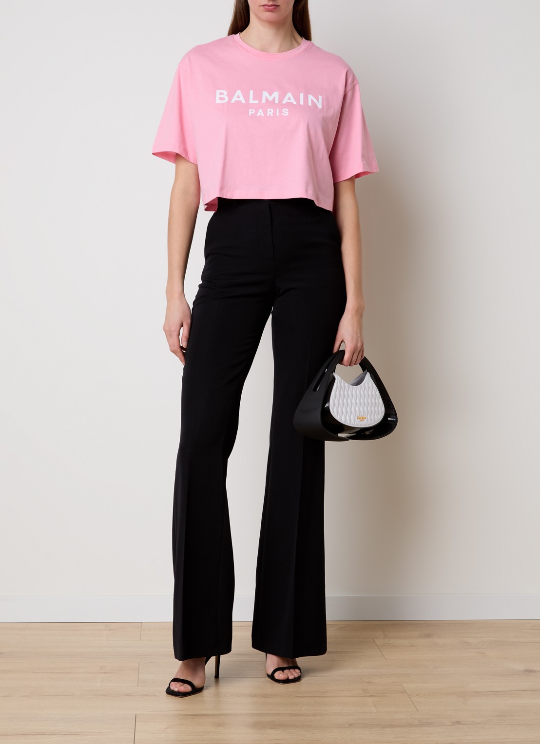 Balmain Cropped T-shirt met logoprint - voorkant 3 roze