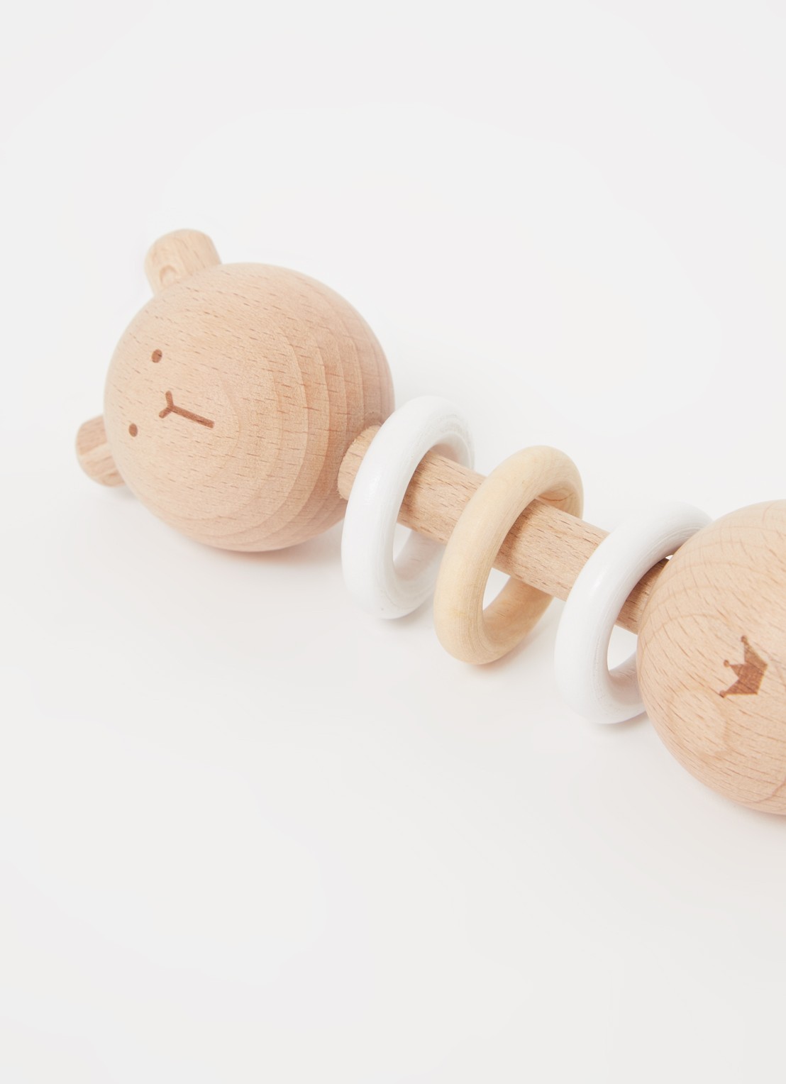BamBam Wooden Bear rammelaar van hout - detail 3 lichtbruin