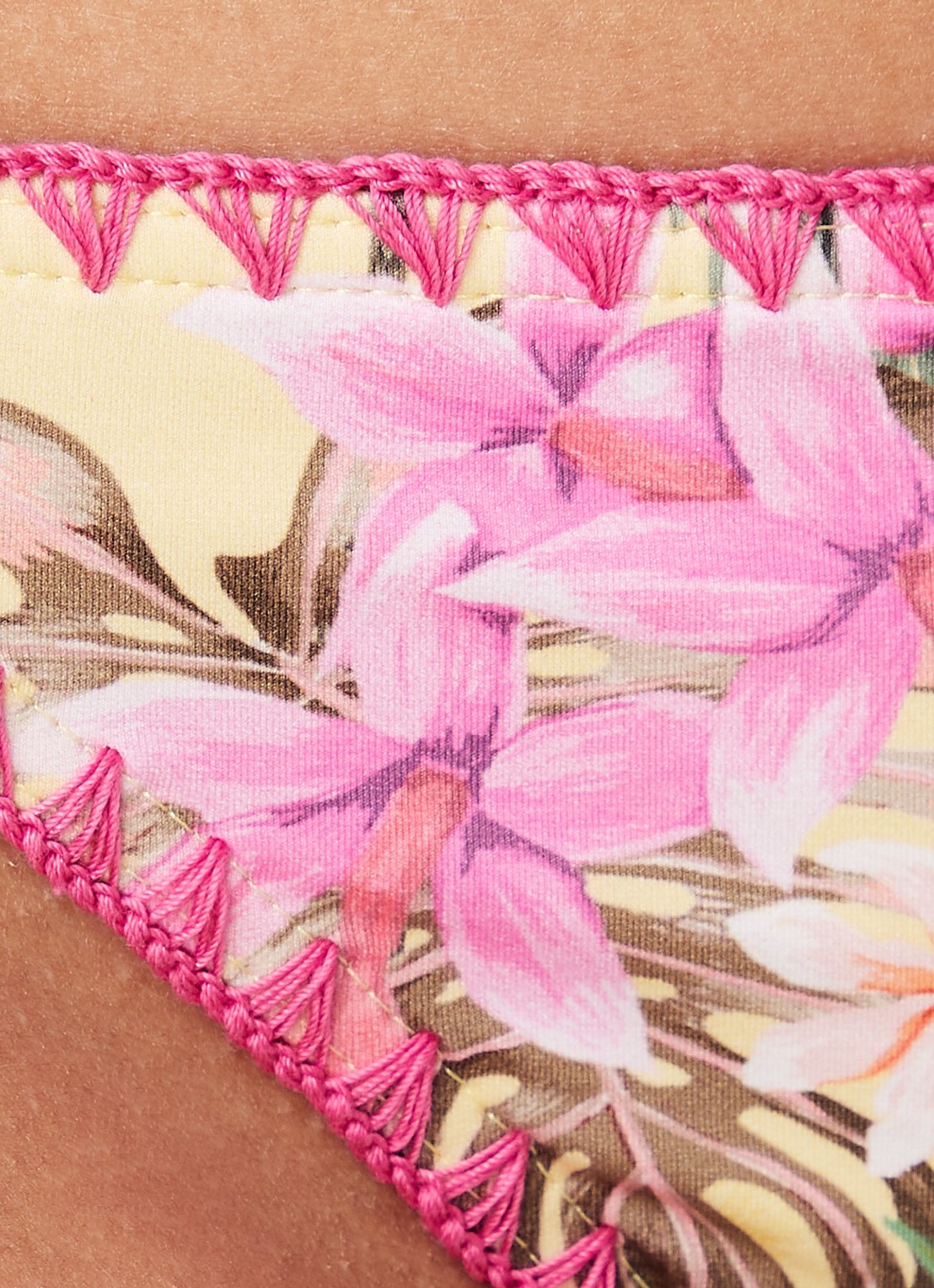 Banana Moon Dimka Limetropic bikinislip met print - detail 5 geel