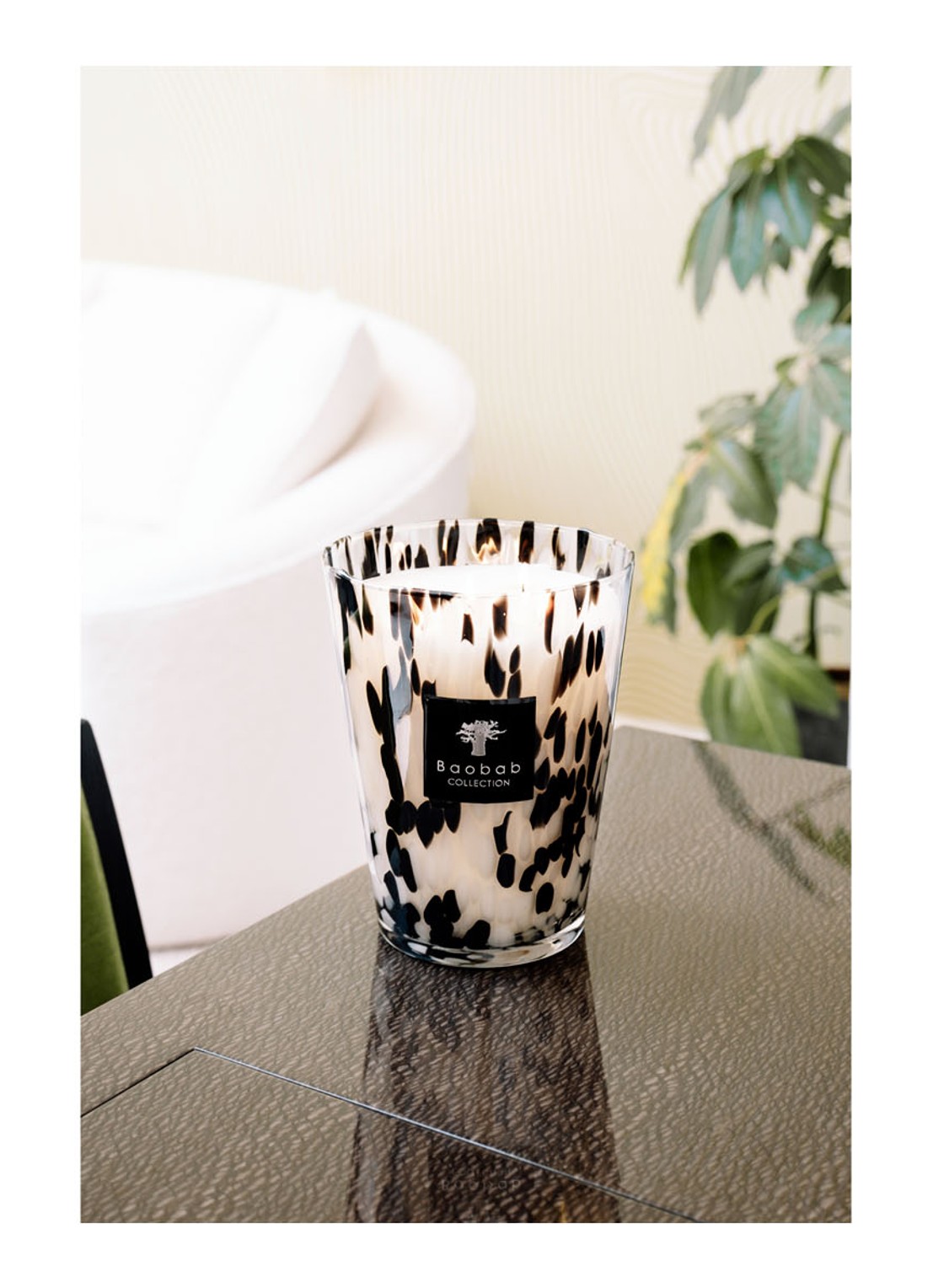 Baobab Collection Black Pearls Max 24 geurkaars 3 kg - detail zwart