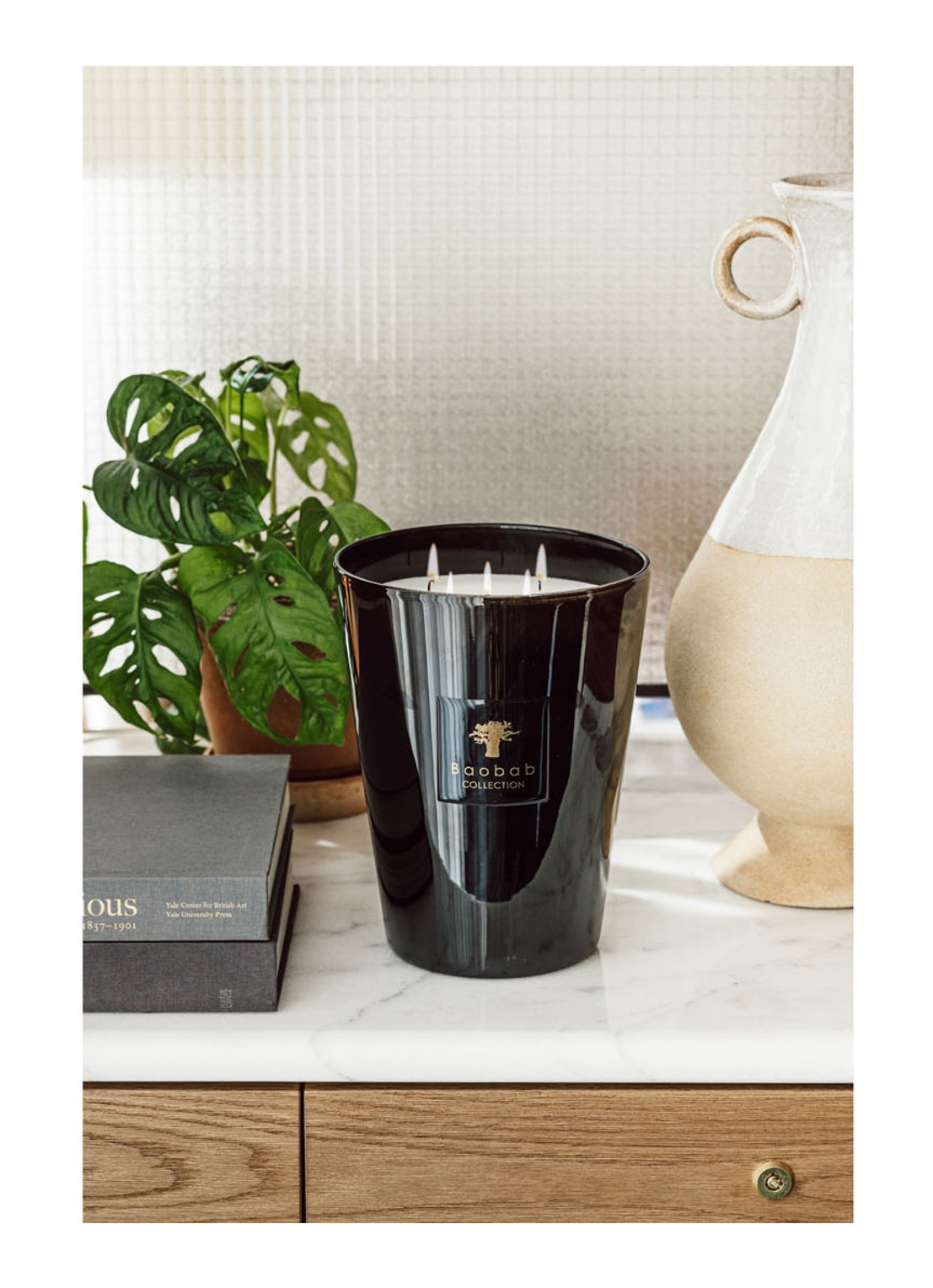 Baobab Collection Les Prestigieuses Encre de Chine Max 24 geurkaars 3 kg - voorkant 2 zwart