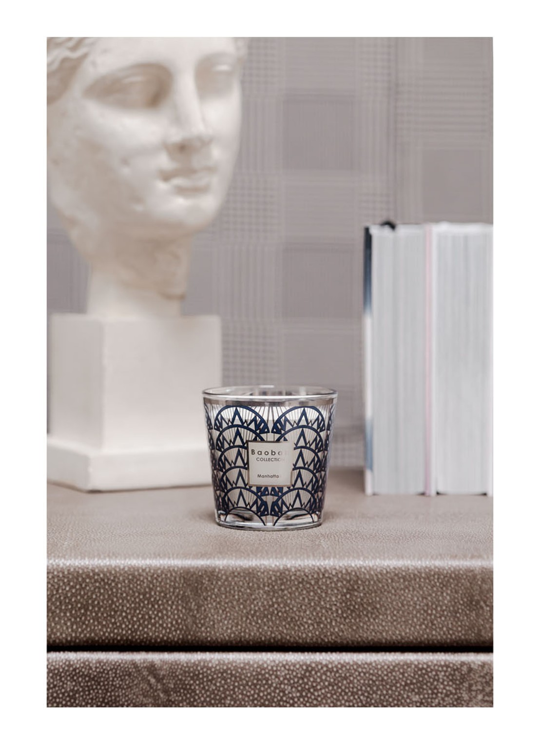 Baobab Collection My First Baobab - Manhattan geurkaars 190 gram - voorkant 2 donkerblauw
