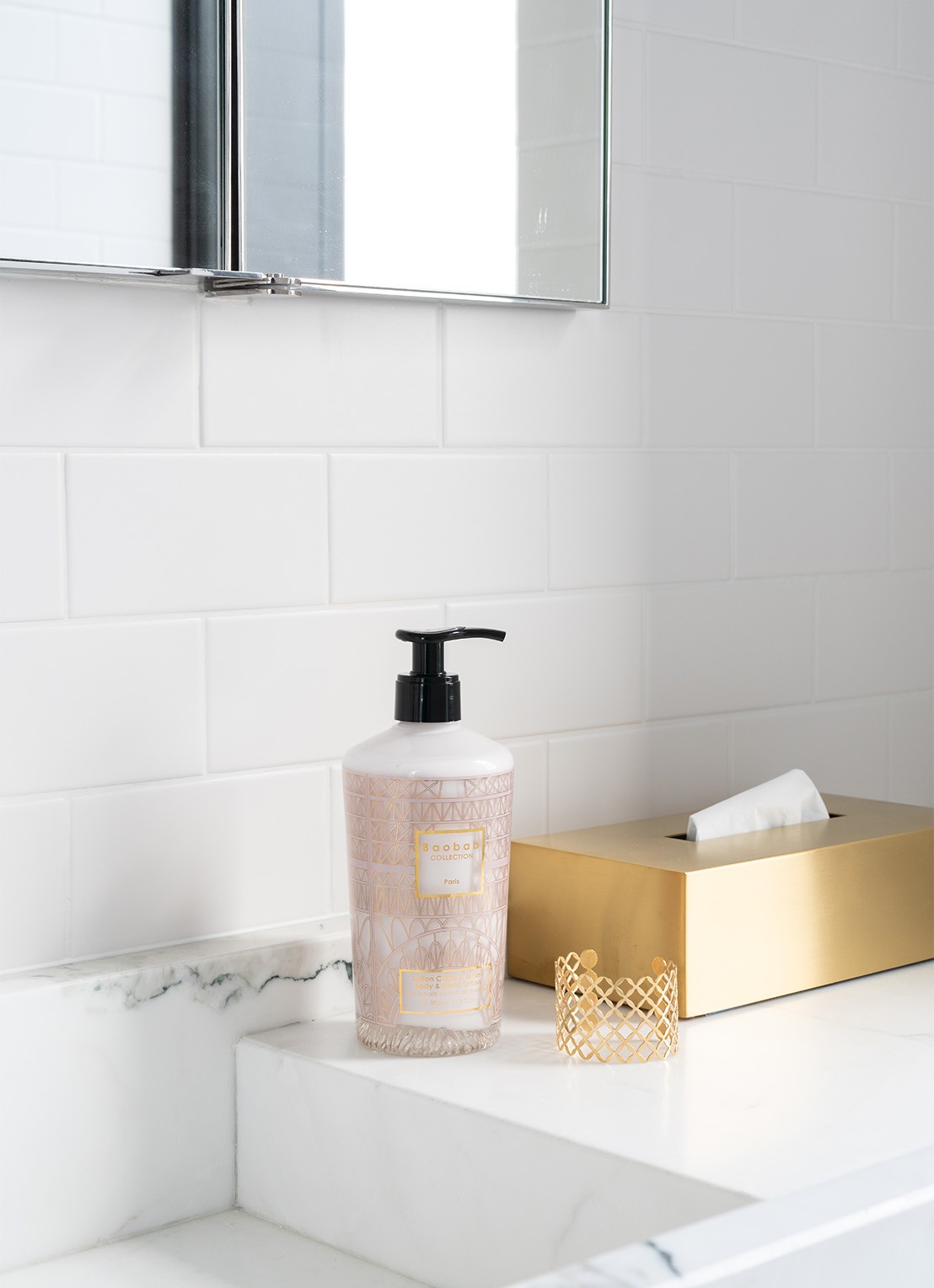Baobab Collection Paris body- & handlotion 350 ml  - voorkant 2 lichtroze