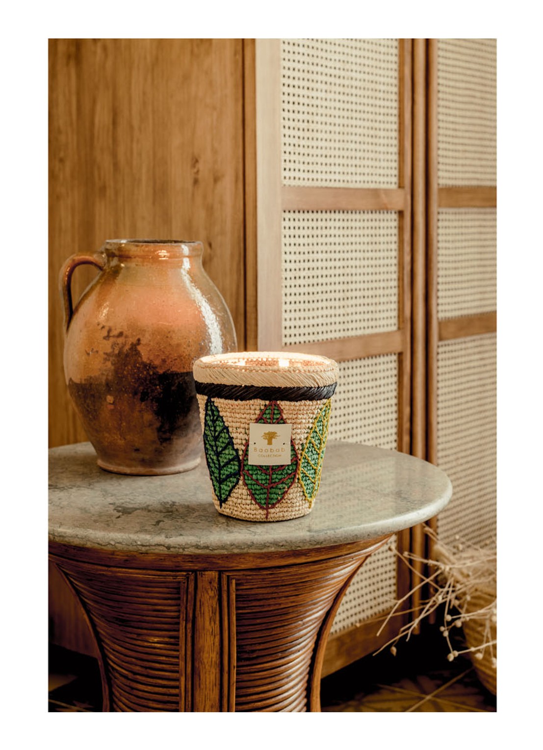 Baobab Collection Ravintsara Lamba geurkaars 1,1 kg - voorkant 2 beige