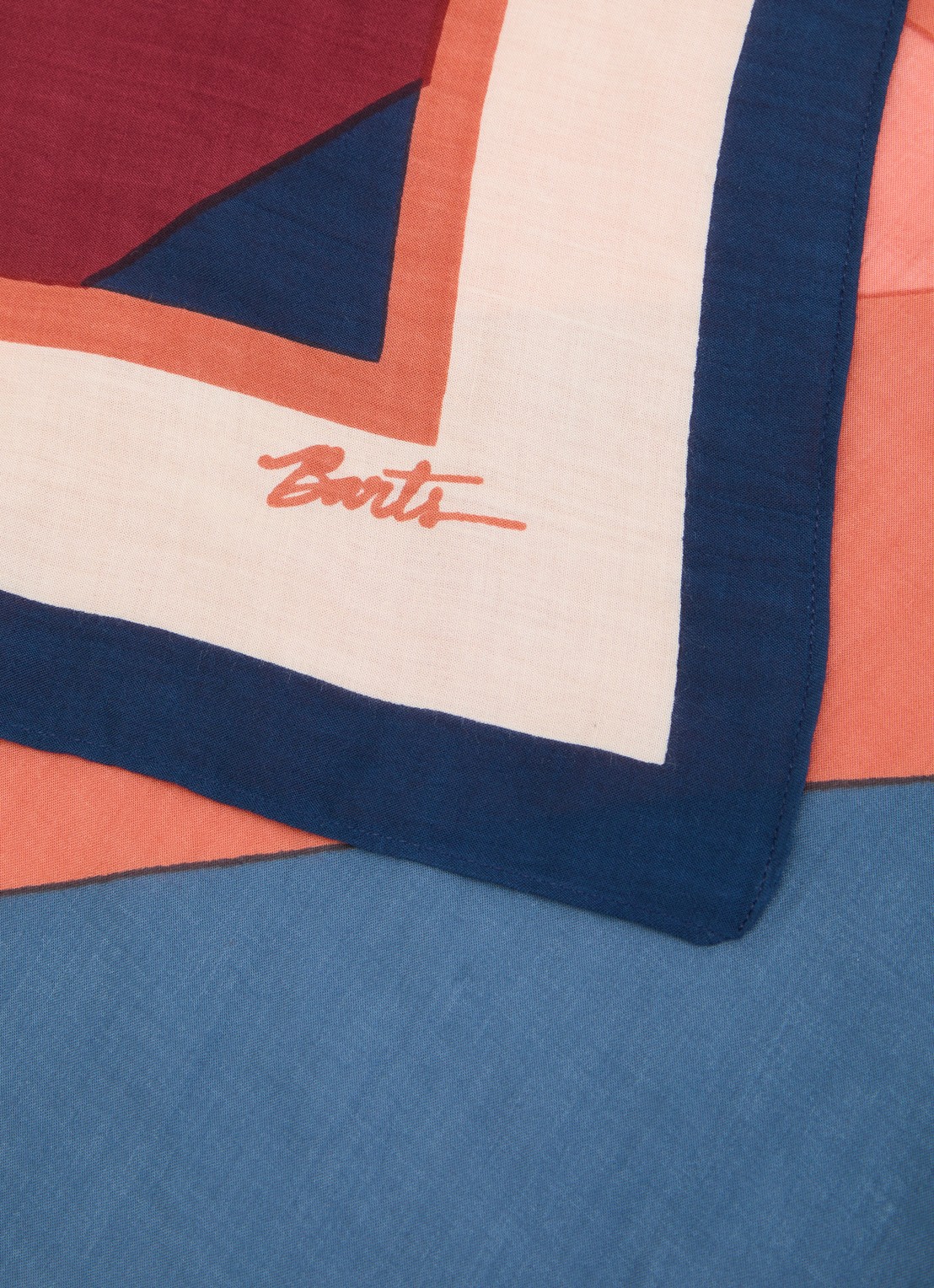 Barts Leylaf sjaal met print 62 x 62 cm - detail 3 abrikoos