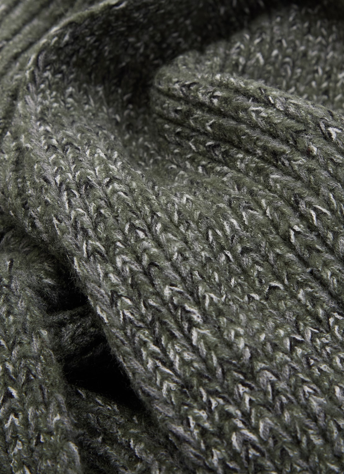 Barts Skaga grofgebreide sjaal in wolblend - detail 2 legergroen