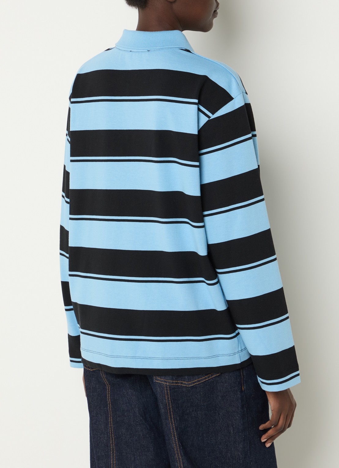 Baum und Pferdgarten Jeanne longsleeve met streepprint en polokraag - achterkant 4 aquablauw