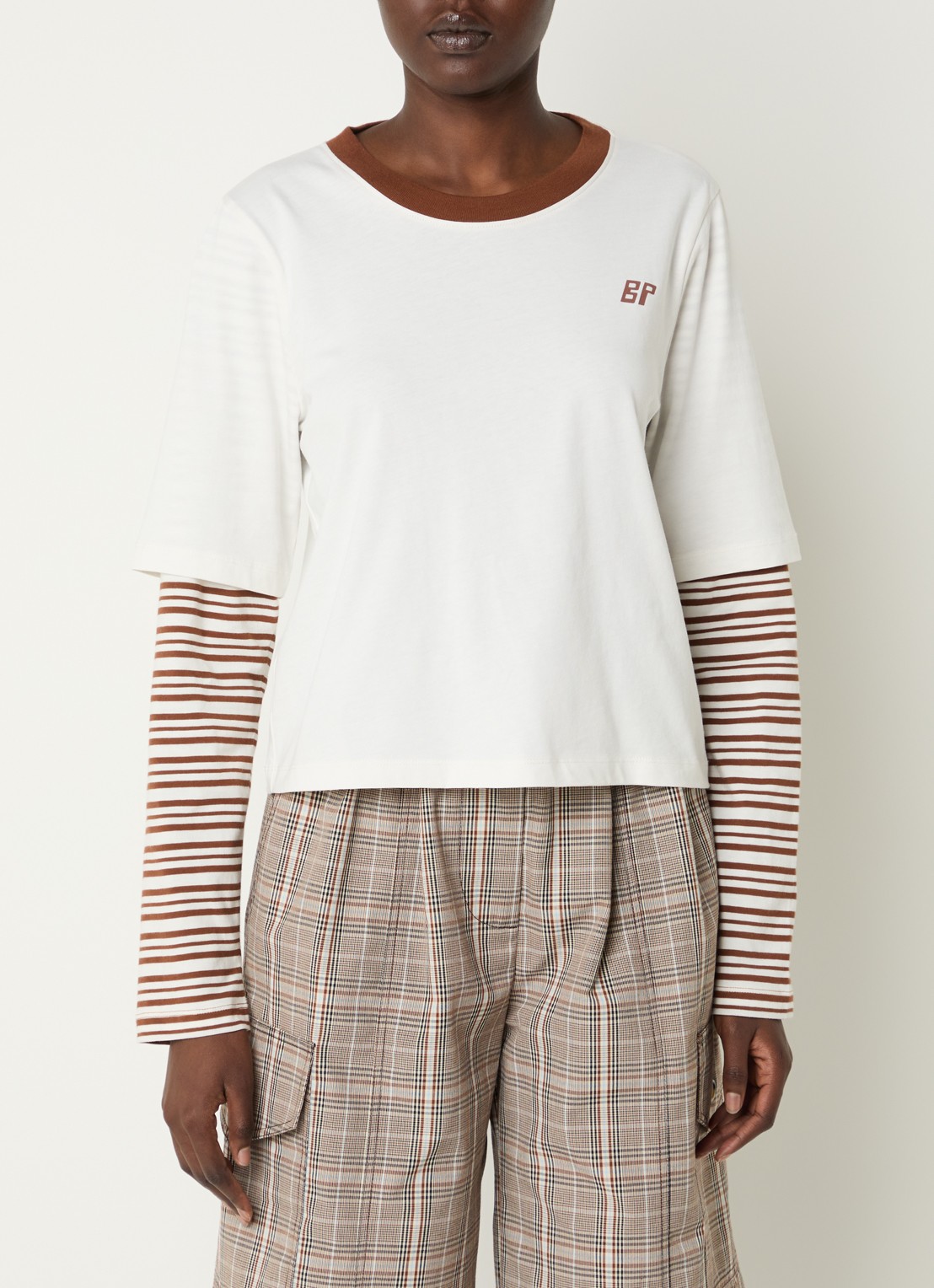 Baum und Pferdgarten Jolin longsleeve met streepprint en logo - detail 4 cognac
