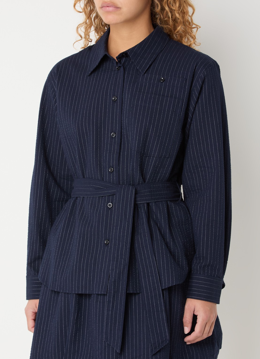 Baum und Pferdgarten Matina blouse met krijtstreep en strikceintuur - detail 3 donkerblauw