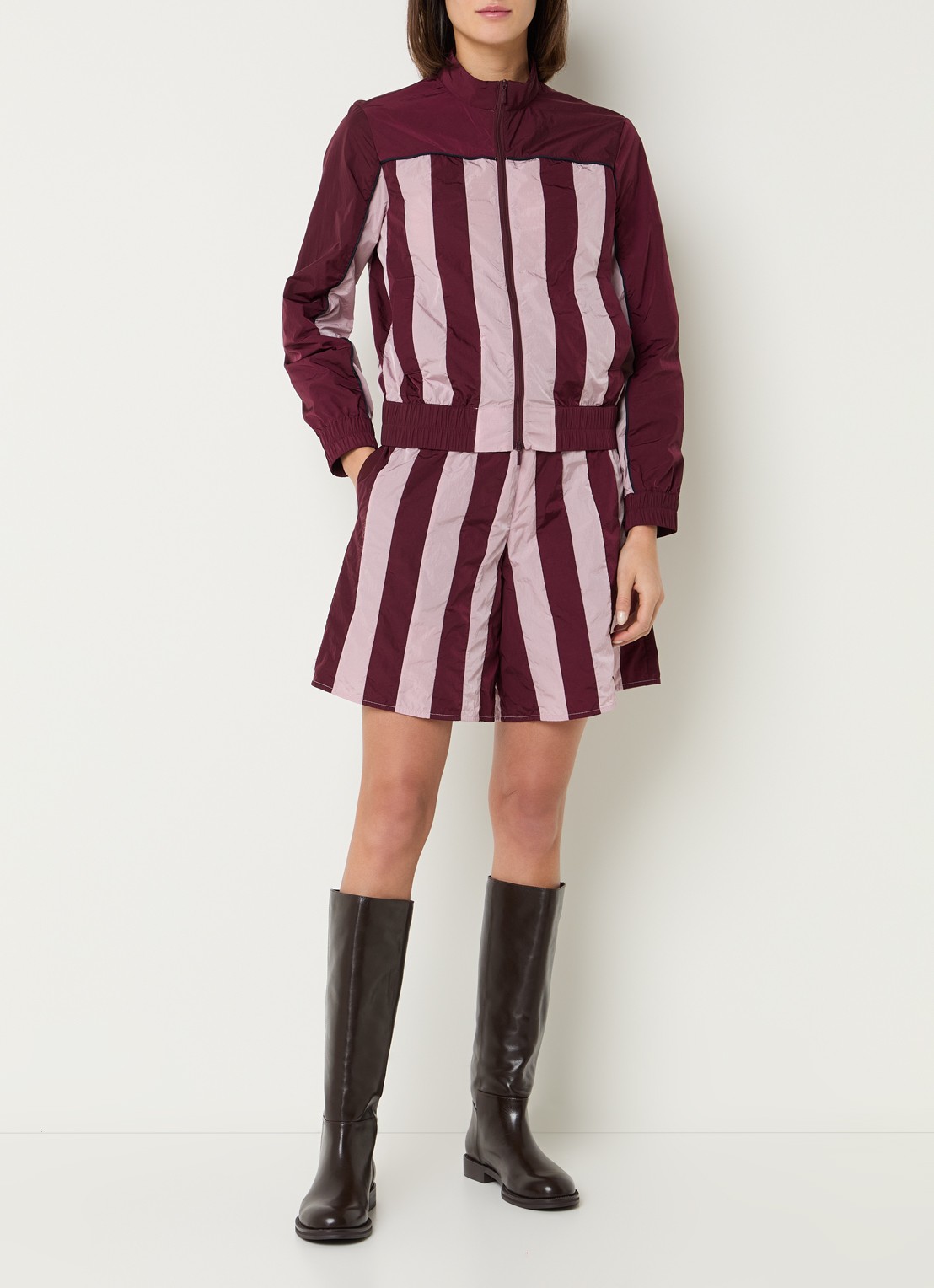 Baum und Pferdgarten Neoma high waist wide fit korte broek met streepprint - voorkant 4 bordeauxrood