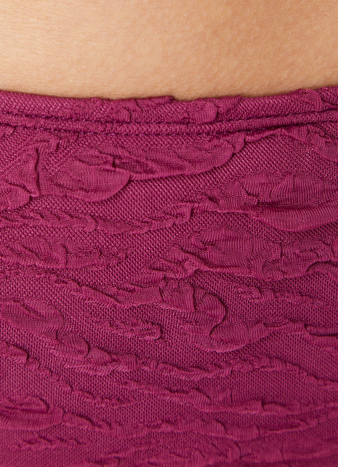 Beachlife High waisted bikinislip met structuur - detail 2 aubergine