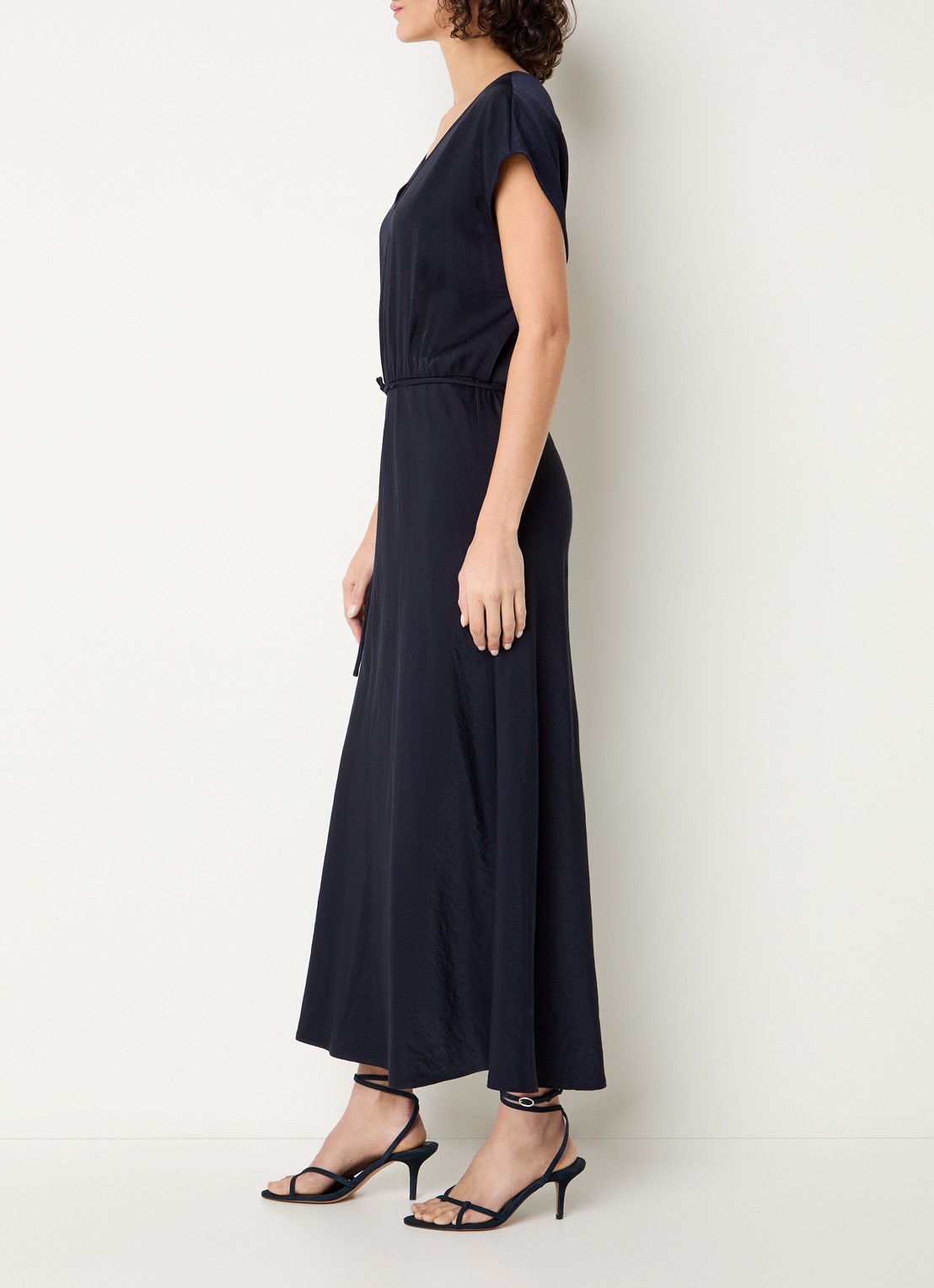 Beaumont Aymee midi jurk met V-hals - voorkant 3 donkerblauw