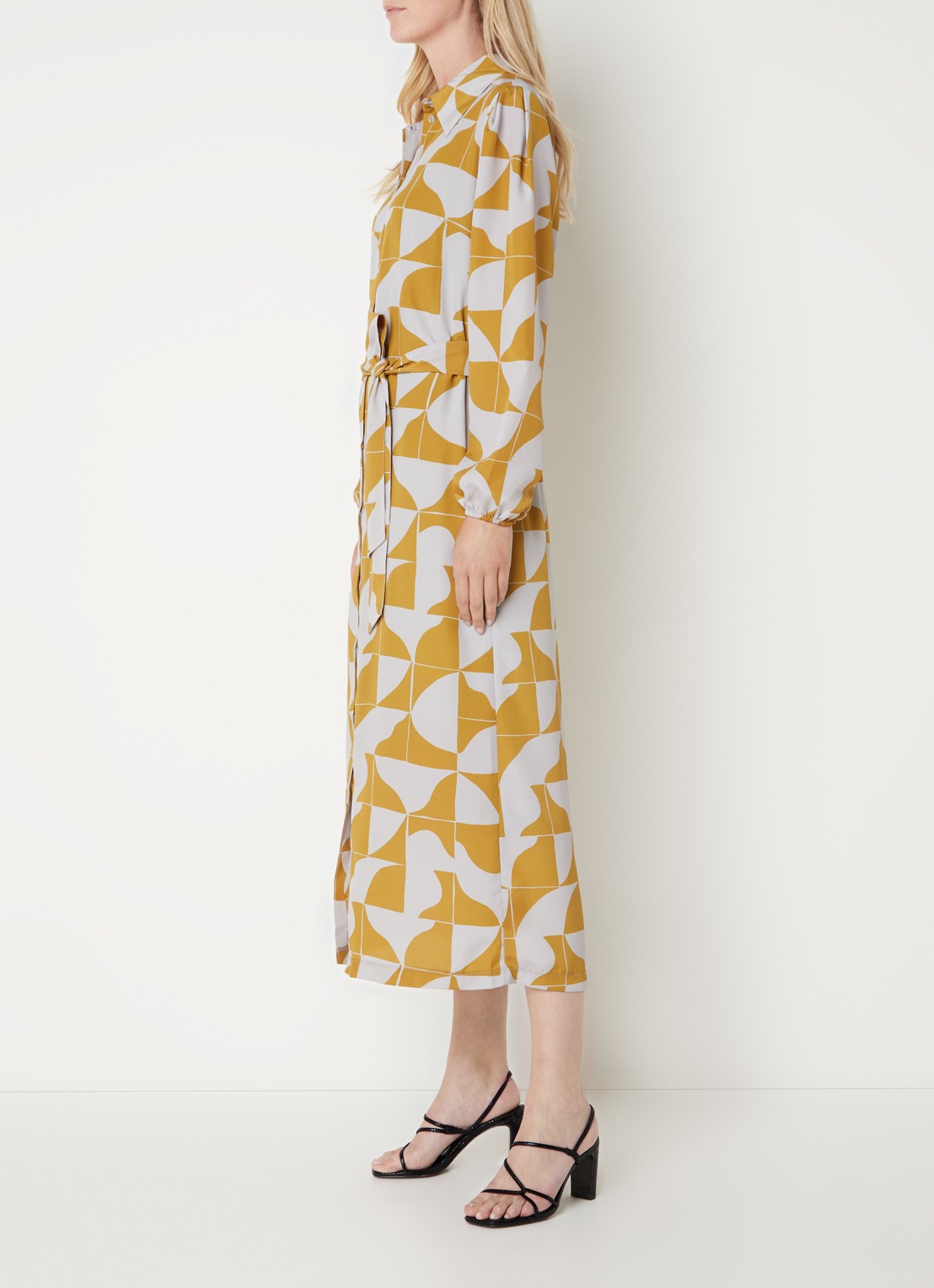 Beaumont Breezy midi blousejurk met strikceintuur en print - voorkant 5 mosterd