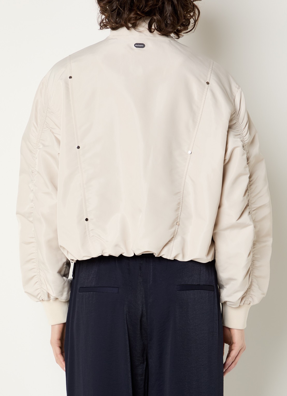 Beaumont Danique bomberjack met steekzakken en glanzende finish - achterkant beige