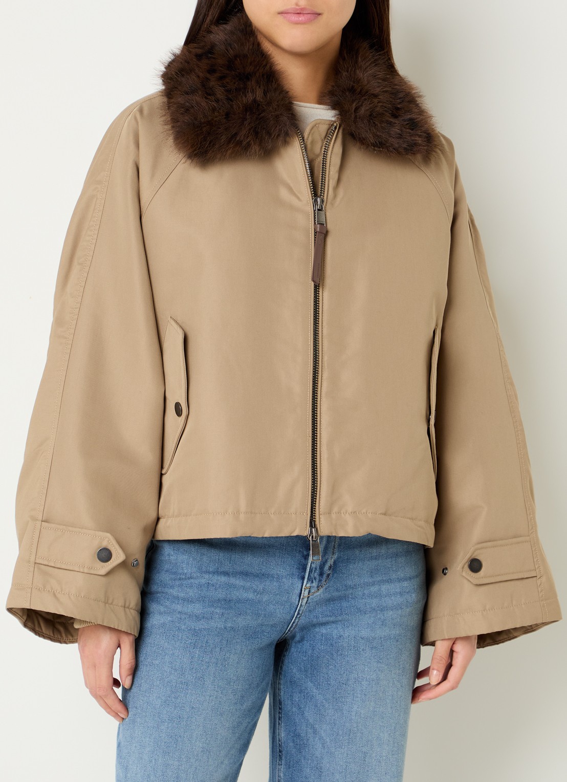 Beaumont Dina trenchcoat met afneembare kraag van imitatiebont - detail 4 zand