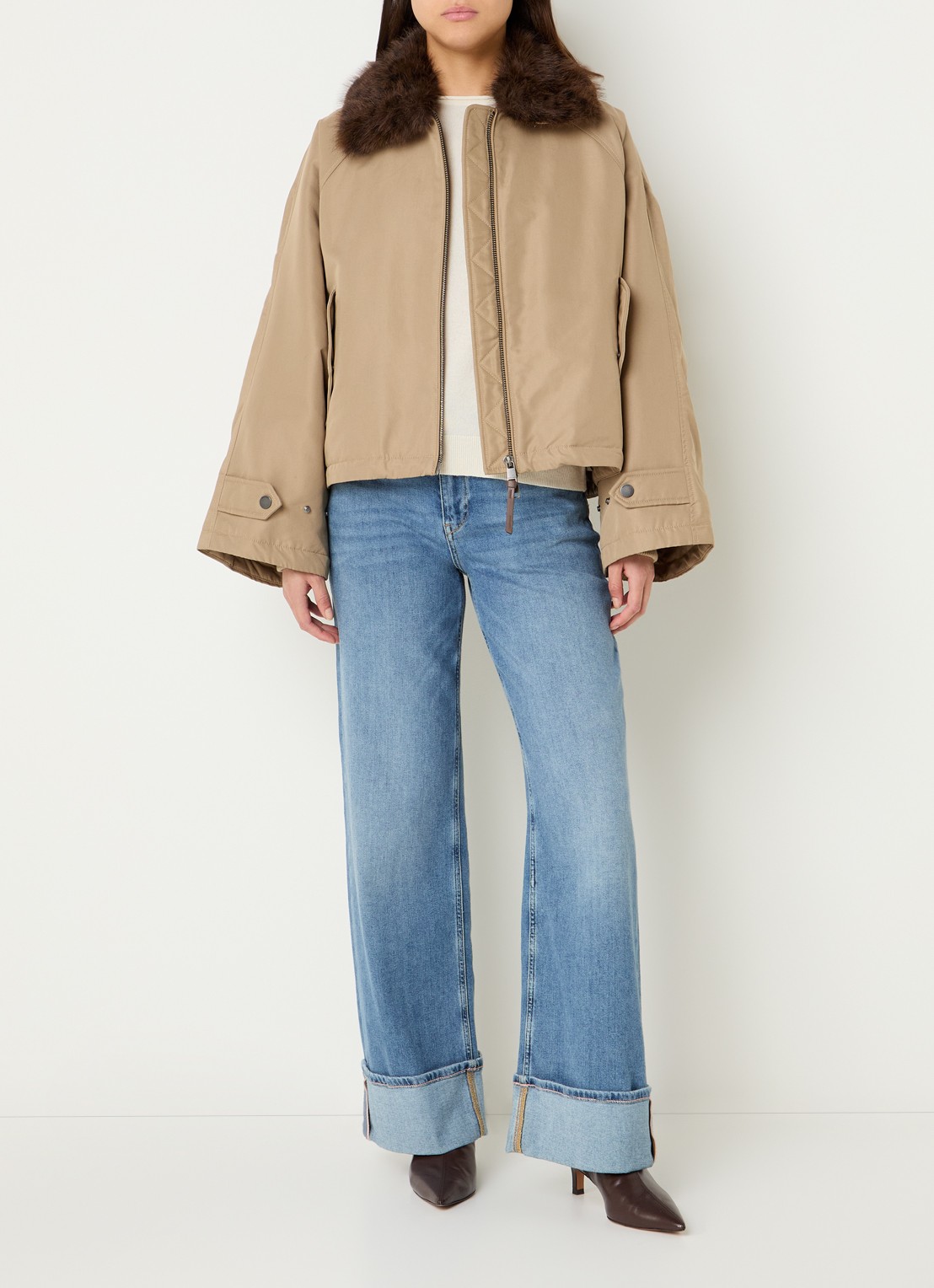 Beaumont Dina trenchcoat met afneembare kraag van imitatiebont - voorkant 2 zand