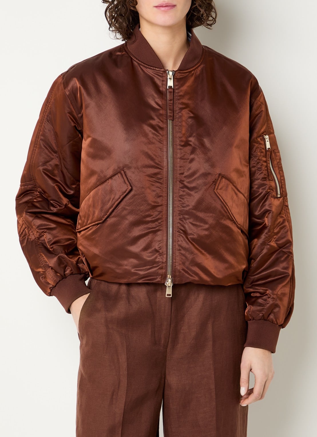Beaumont Hady bomberjack met klepzakken en glanzende finish - detail 4 bruin