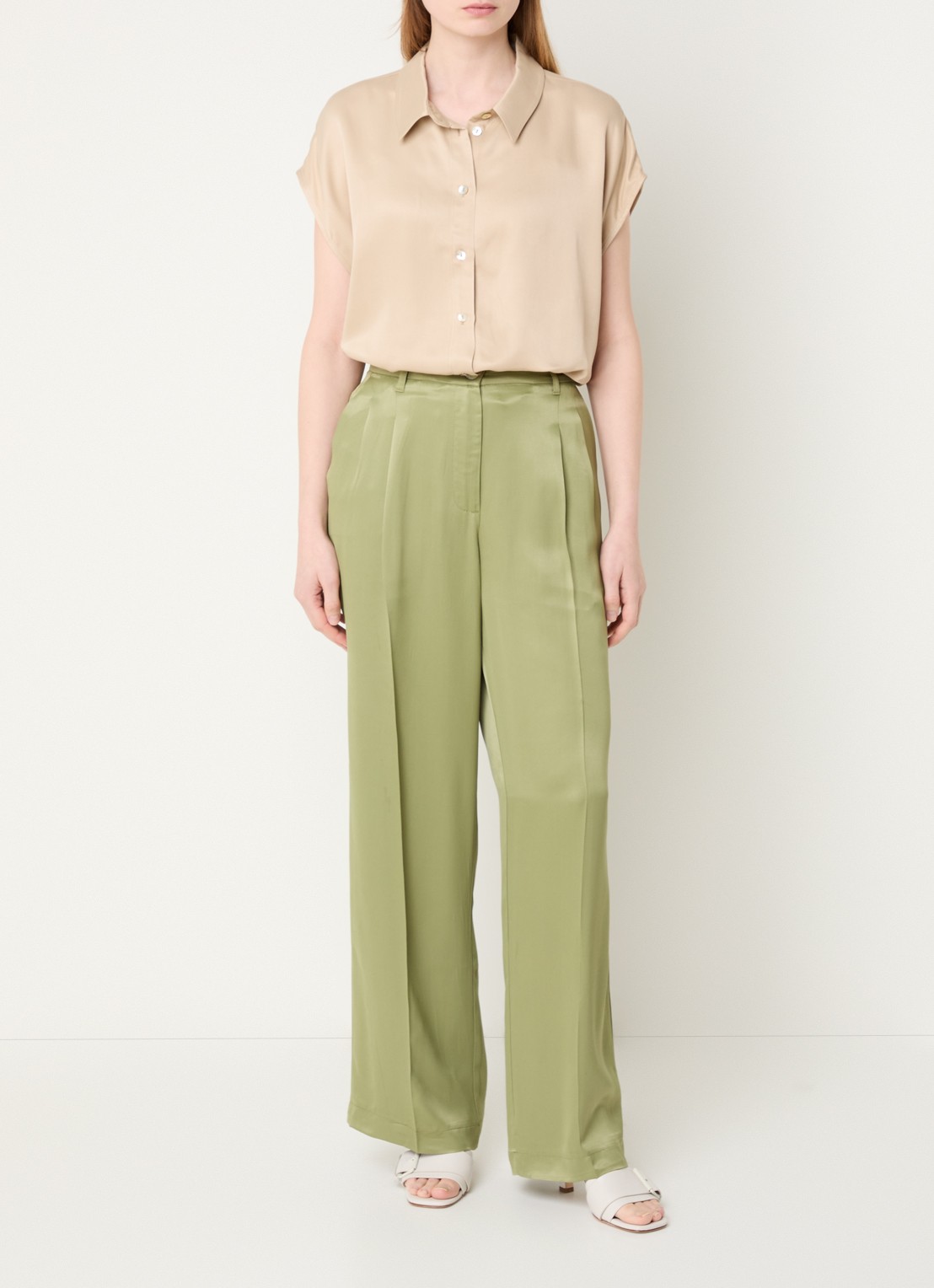Beaumont Mariska blouse met kraag - voorkant 4 beige