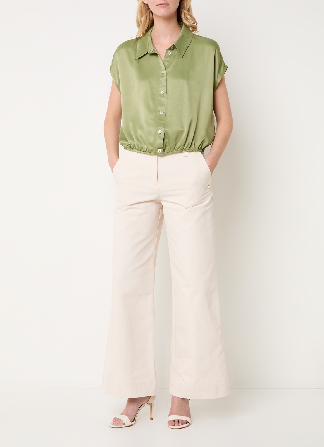 Beaumont Mariska blouse met kraag - voorkant 2 olijfgroen