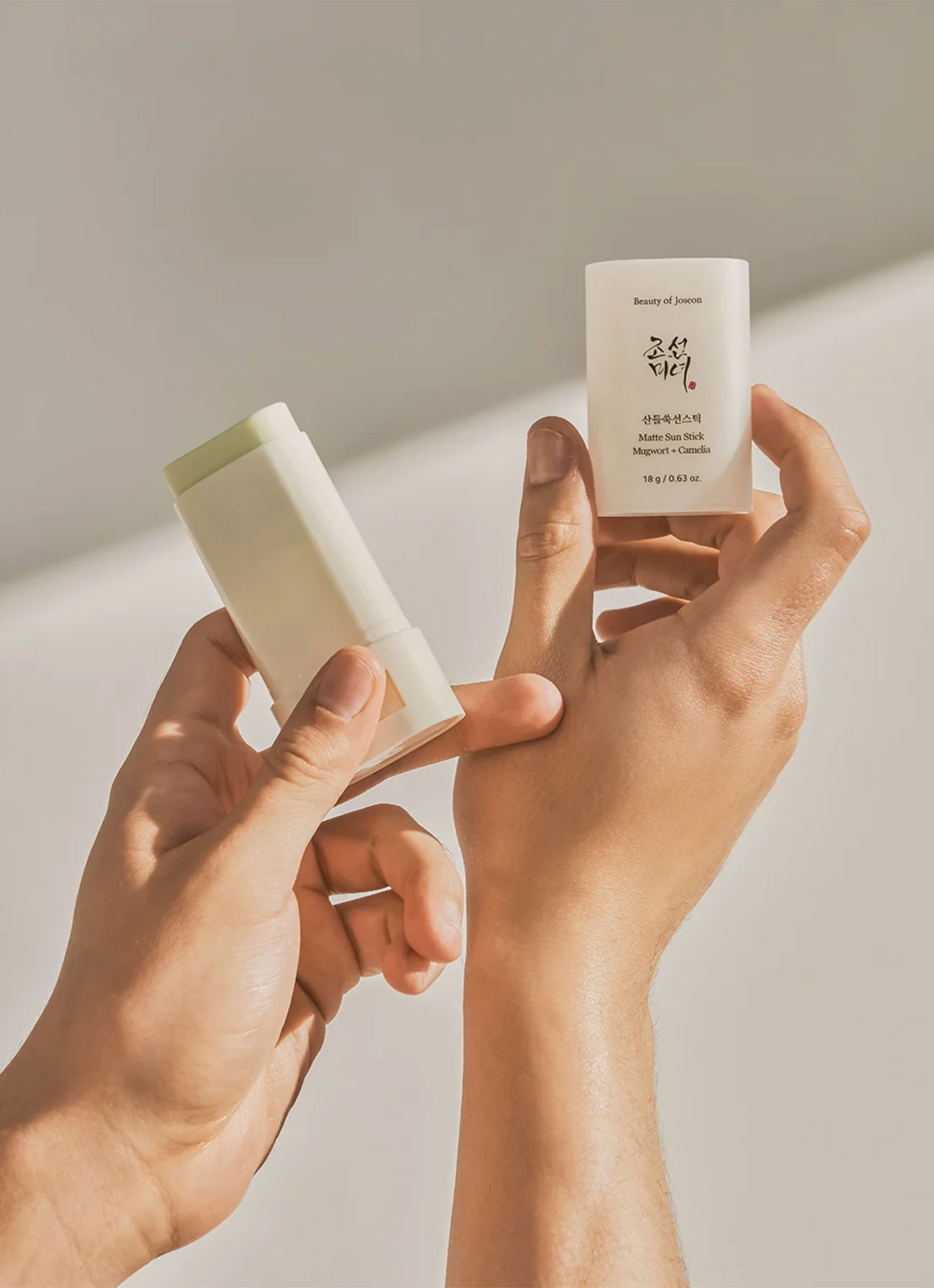 Beauty of Joseon Matte Sun Stick: Mugwort + Camelia SPF 50+ PA ++++ - zonnebrand - detail 3 undefined