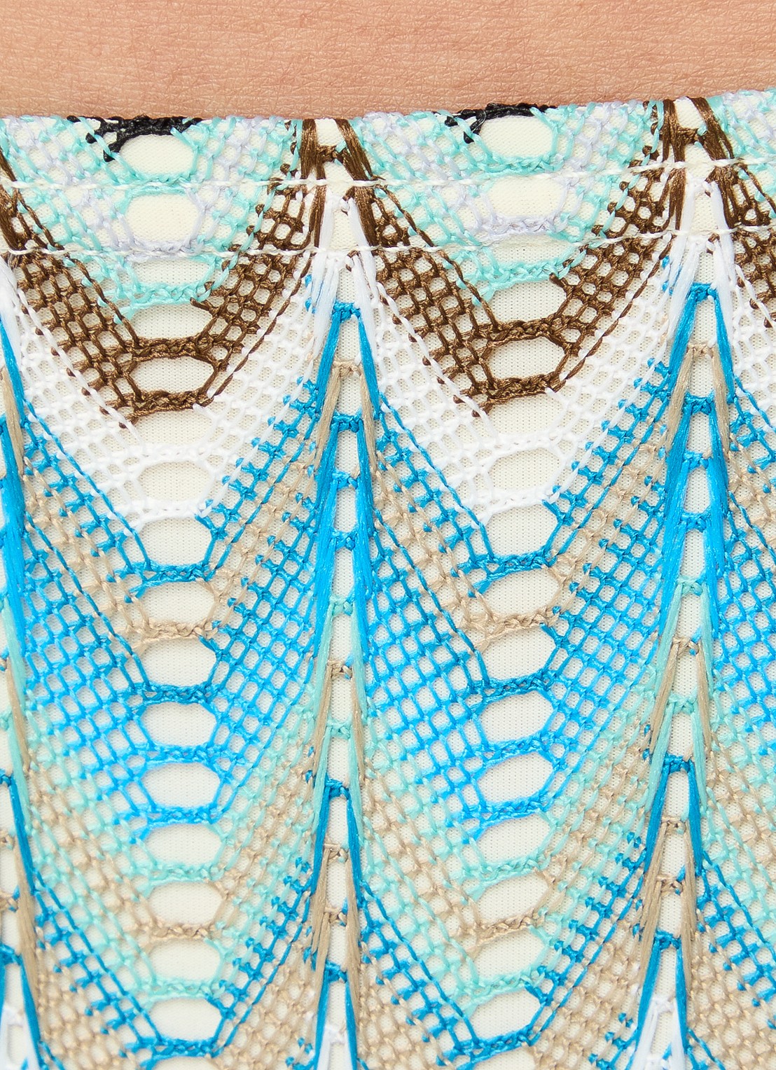 Becksöndergaard Amber Baila bikinislip met structuur - detail 2 blauw