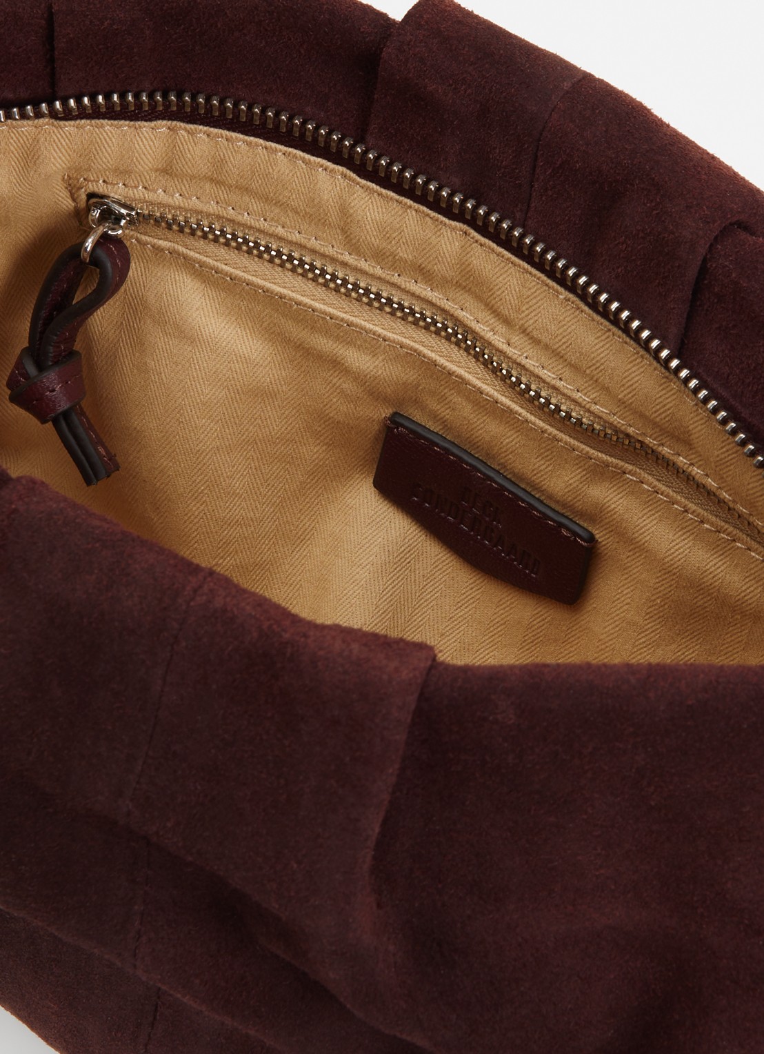 Becksöndergaard Clutch van suède met plooidetail - detail bordeauxrood