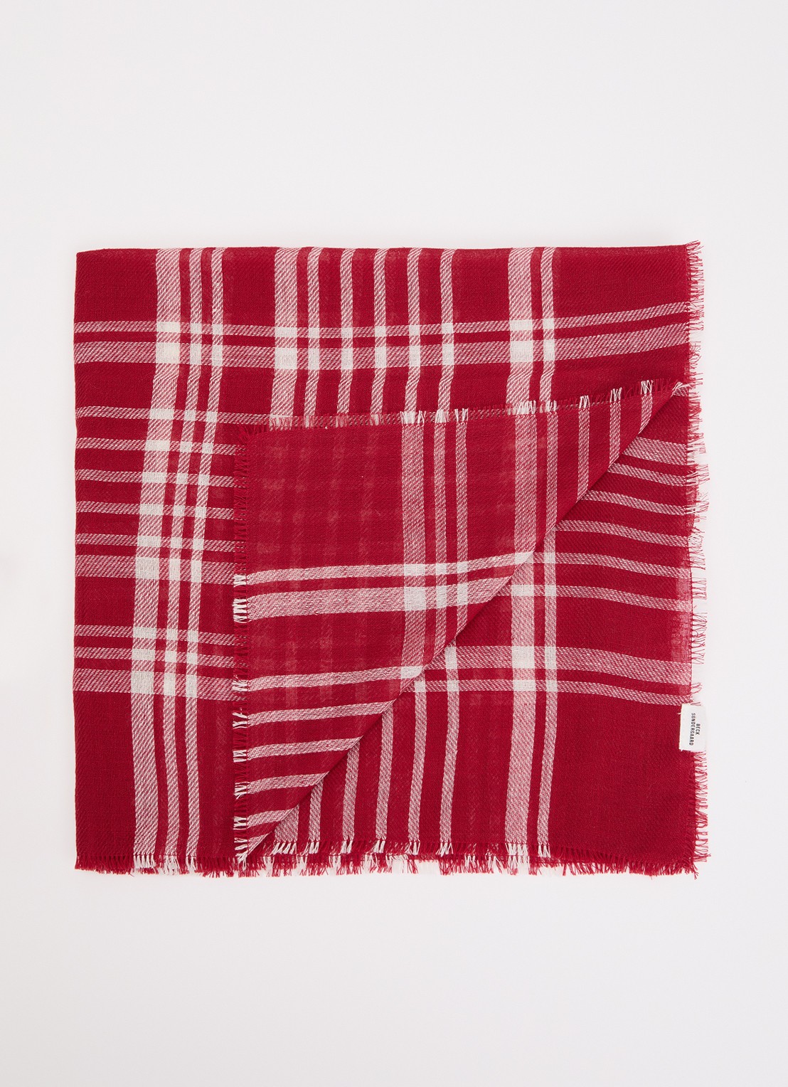 Becksöndergaard Cowea sjaal met ruitdessin 55 x 55 cm - voorkant 3 rood