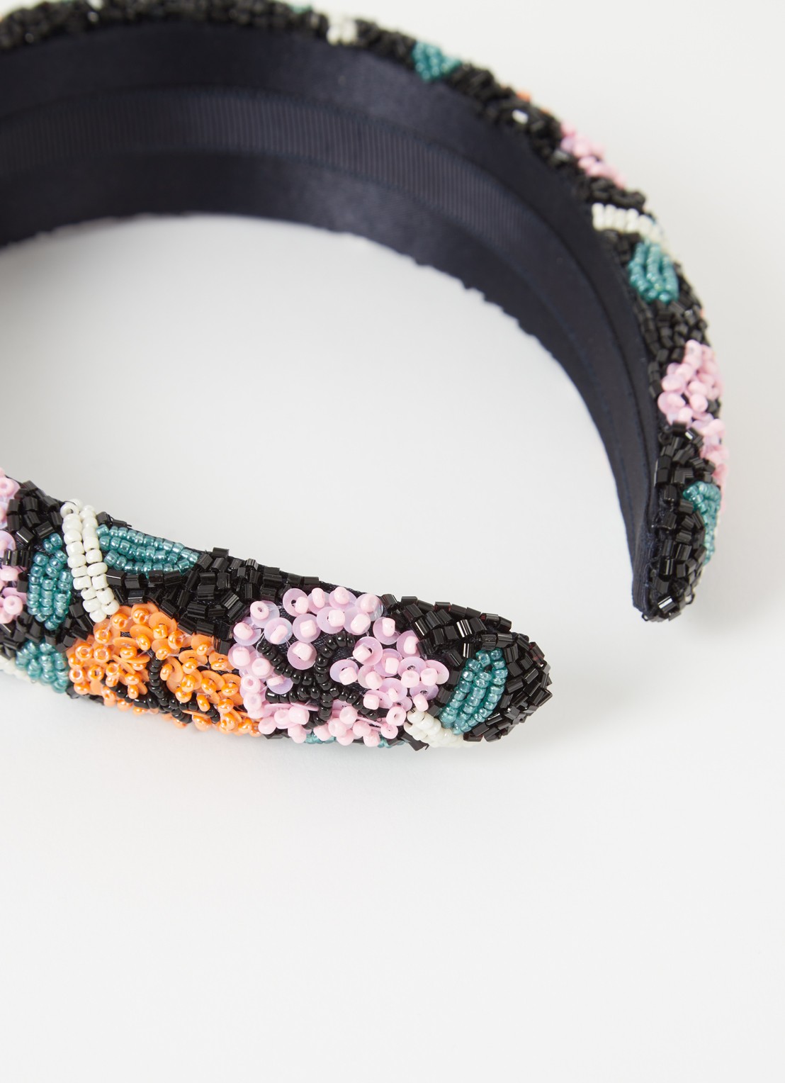 Becksöndergaard Rosie haarband met kralendecoratie  - detail zwart