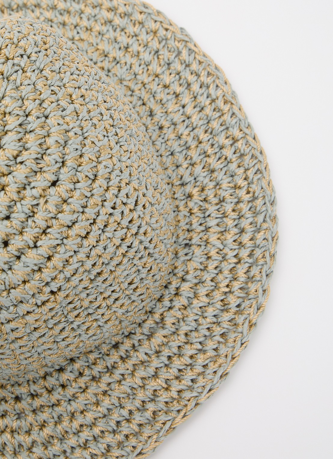 Becksöndergaard Saverina hoed van raffia - detail 2 staalblauw