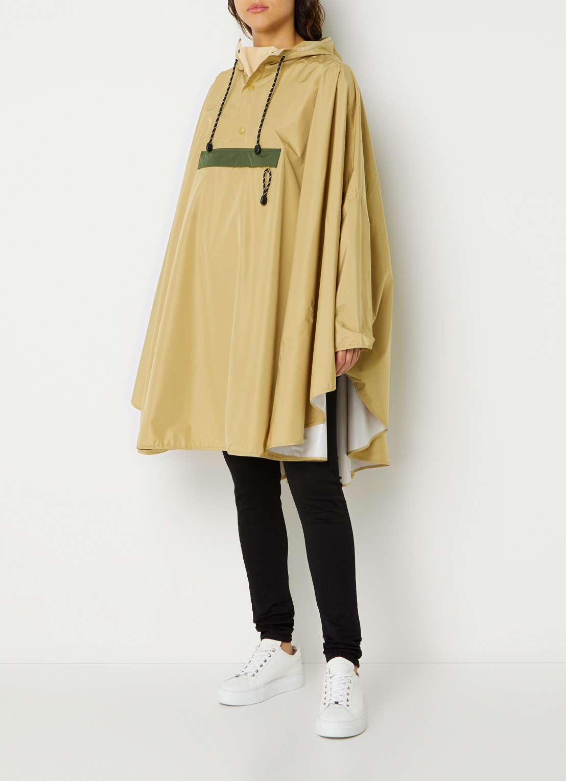 Becksöndergaard Solid oversized poncho met capuchon en ritszak - detail khaki