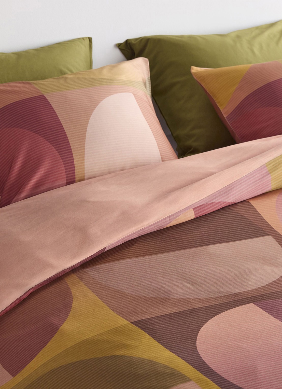 BeddingHouse Dutch Design Broadway dekbedovertrekset - inclusief kussenslopen - detail 3 multicolor