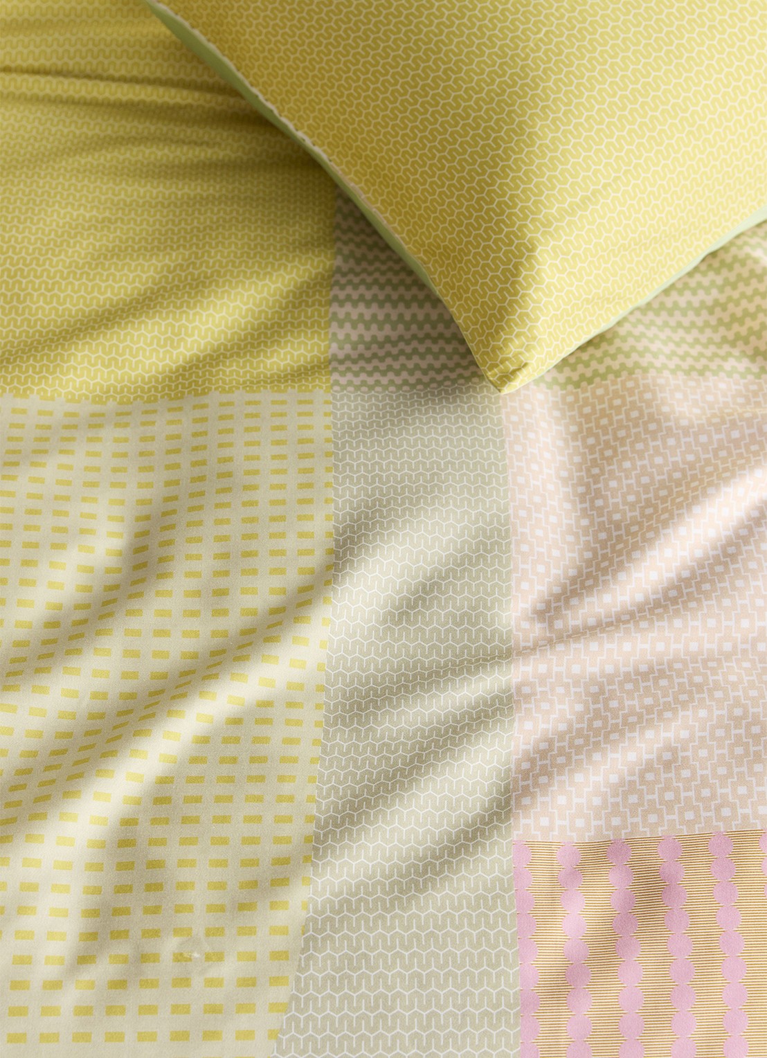 BeddingHouse Dutch Design Orchard Road dekbedovertrekset - inclusief kussenslopen - detail 8 multicolor